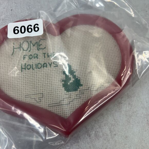 vintage cross stitch Home For the holidays In heart frame - Picture 6 of 6